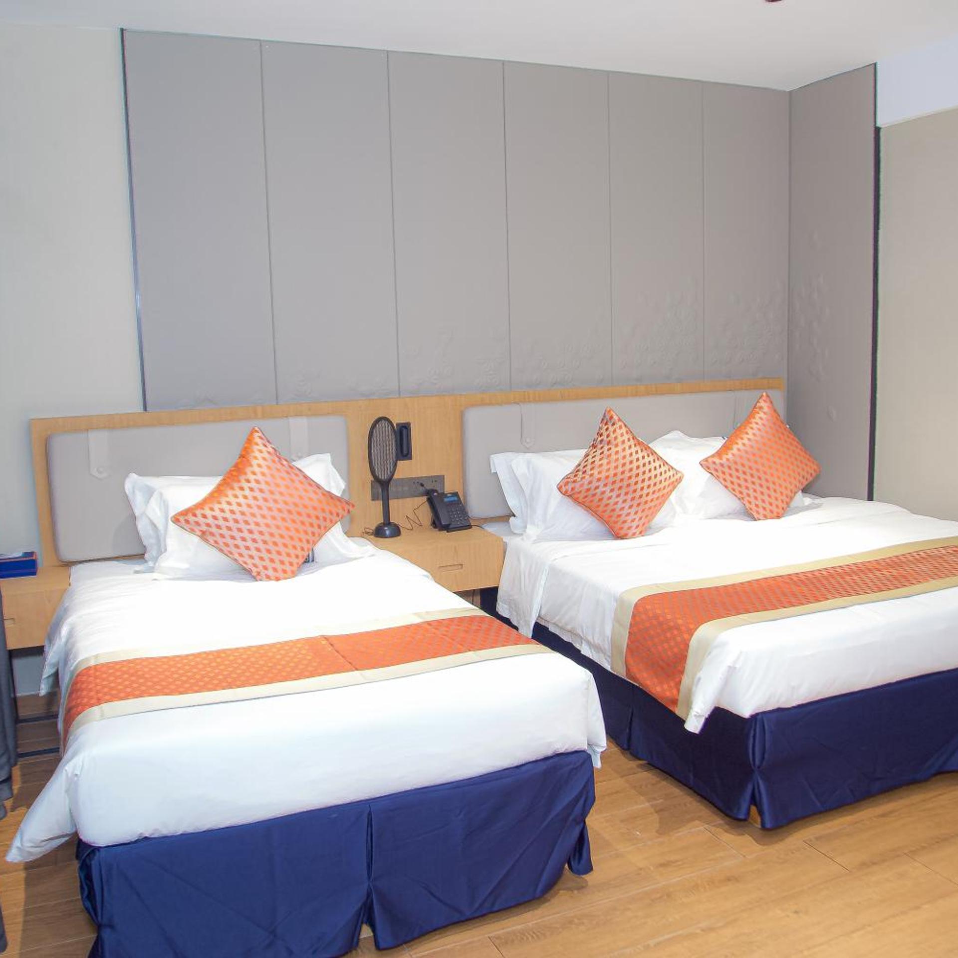 Hotel Famille Mondiale 10/60