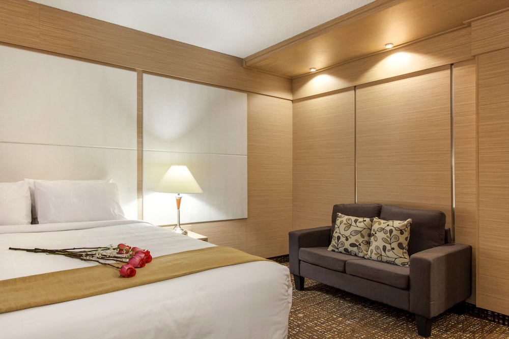 Ocean Beach Palace Hotel And Suites 37/67