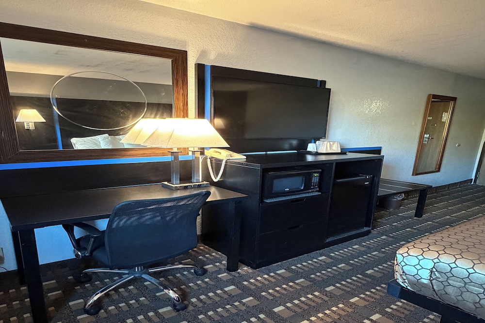 Coratel Inn & Suites Stillwater 33/47