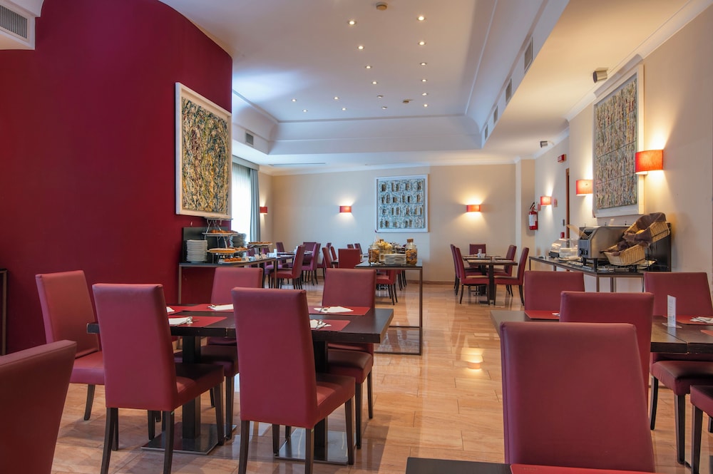 Hotel Nuvo 40/50