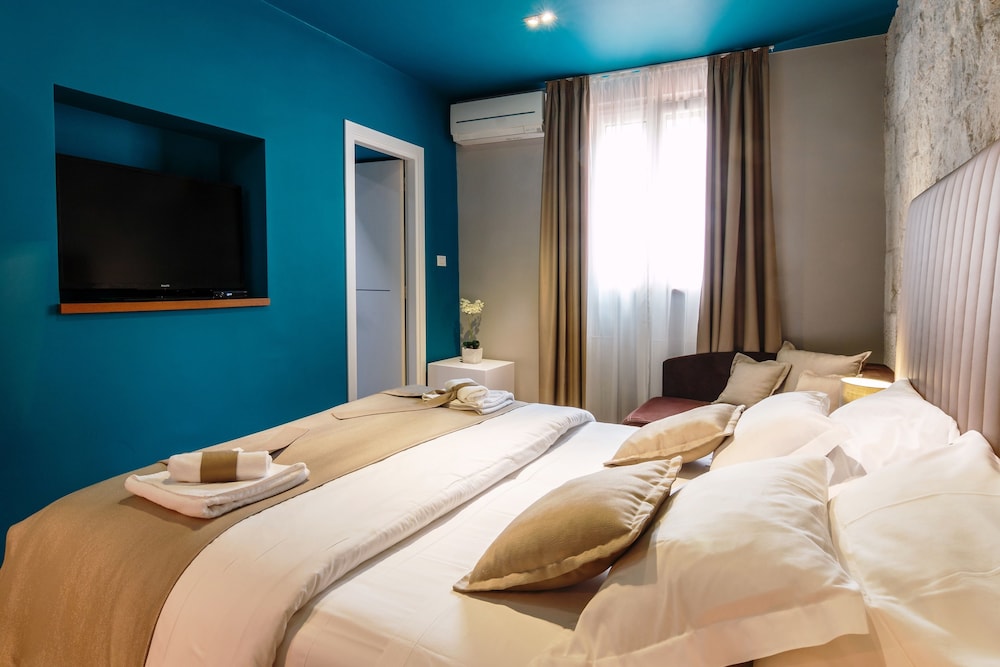Riva Luxury Rooms 37/79