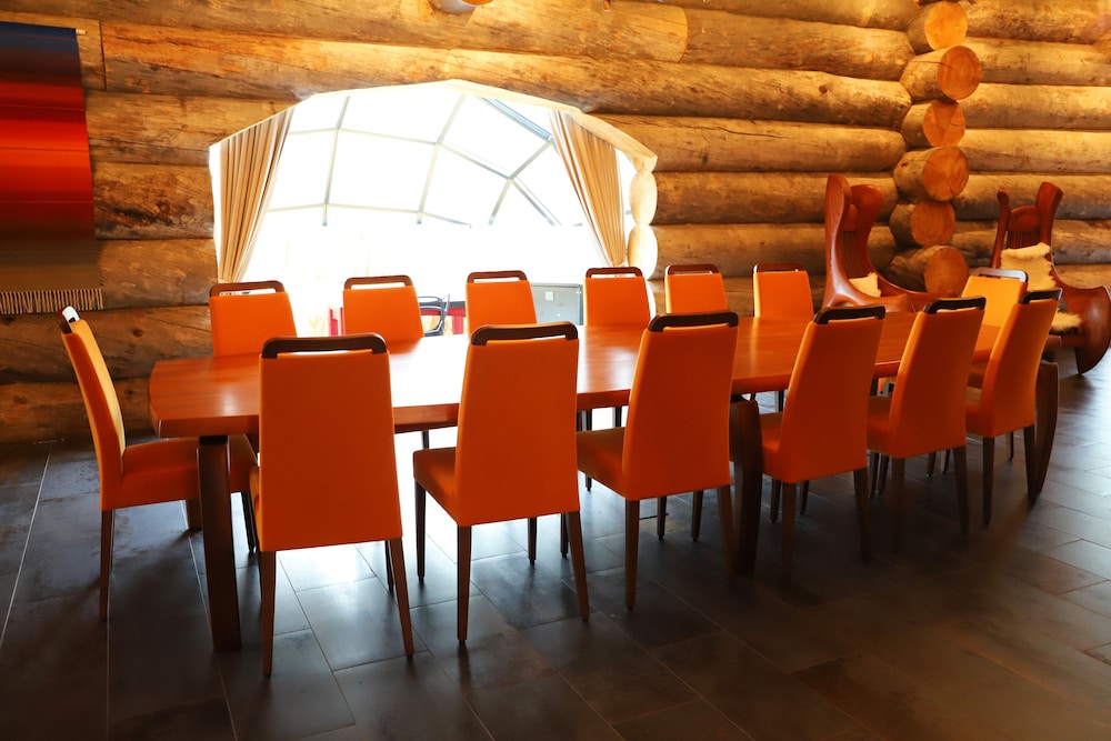 Kakslauttanen Arctic Resort 55/68