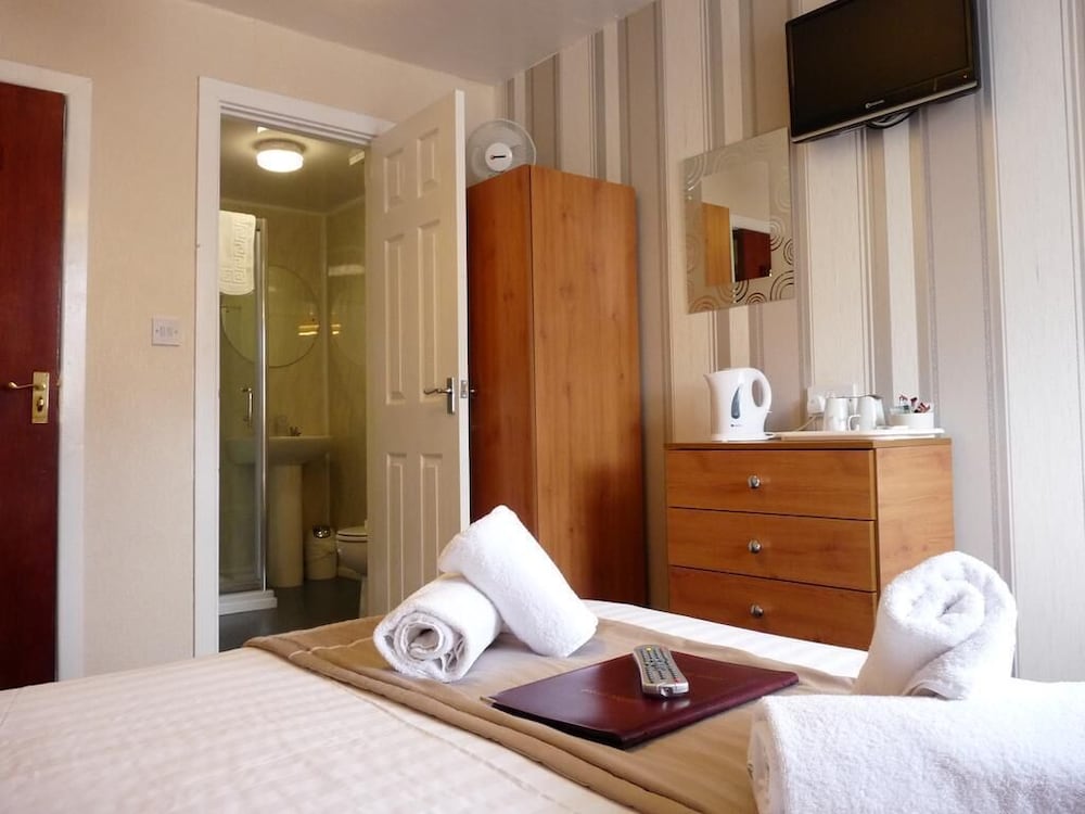 Hilbre Hotel 20/40