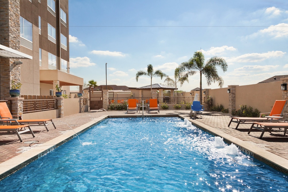 Holiday Inn Express And Suites Edinburg Mcallen Area 7/51