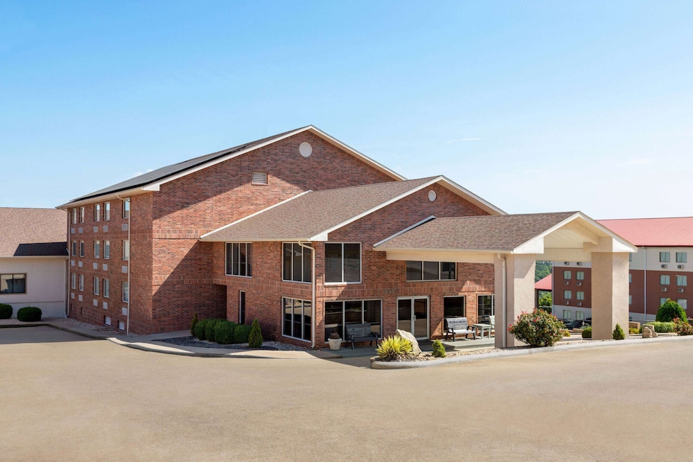 AmericInn by Wyndham Branson and Conference Center 2/62