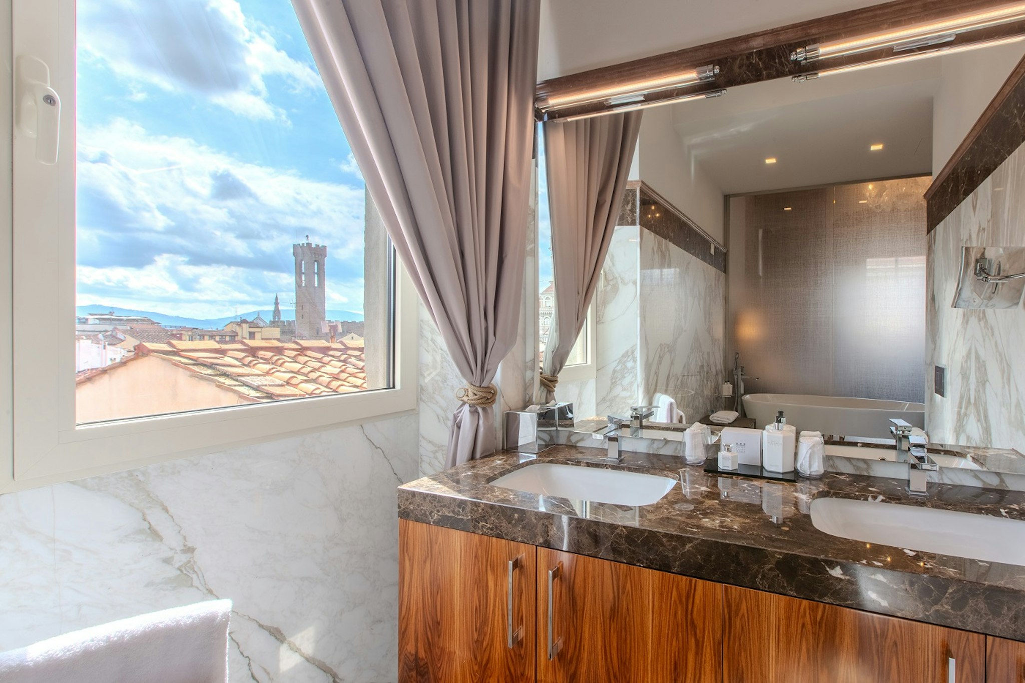 Donati Luxury Tower 30/50
