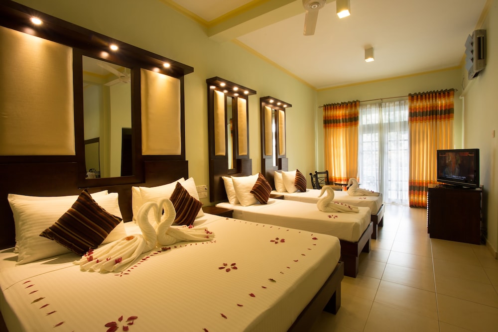 Oak Ray Serene Garden Hotel 23/64