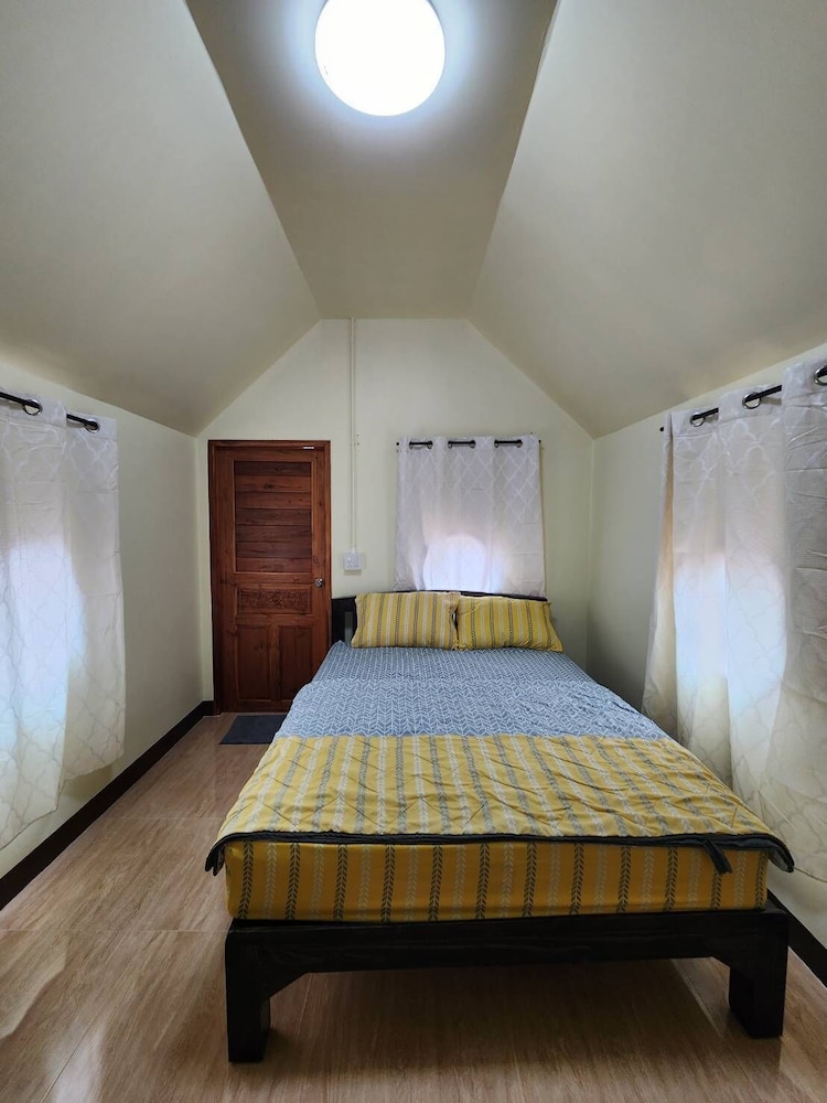 STUDIO, SUITE