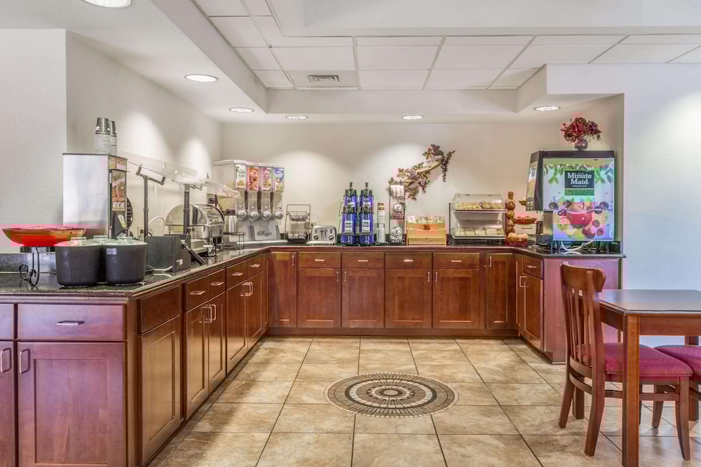 Ramada by Wyndham Panama City 6/51