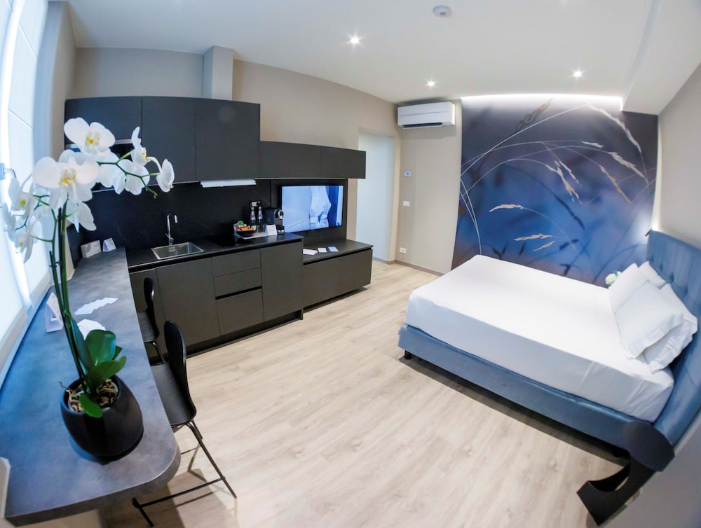 Smart, Studio, King Bed