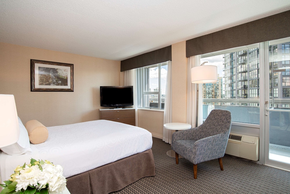 غرفة سوبيريور بسرير كوين بشرفة، Best Western Premier Chateau Granville Hotel and Suites and Conf. Centre 2/5