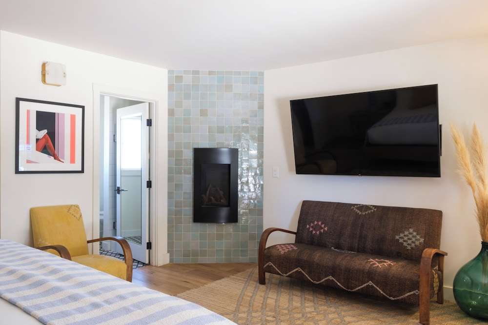Meadowlark Inn 14/29
