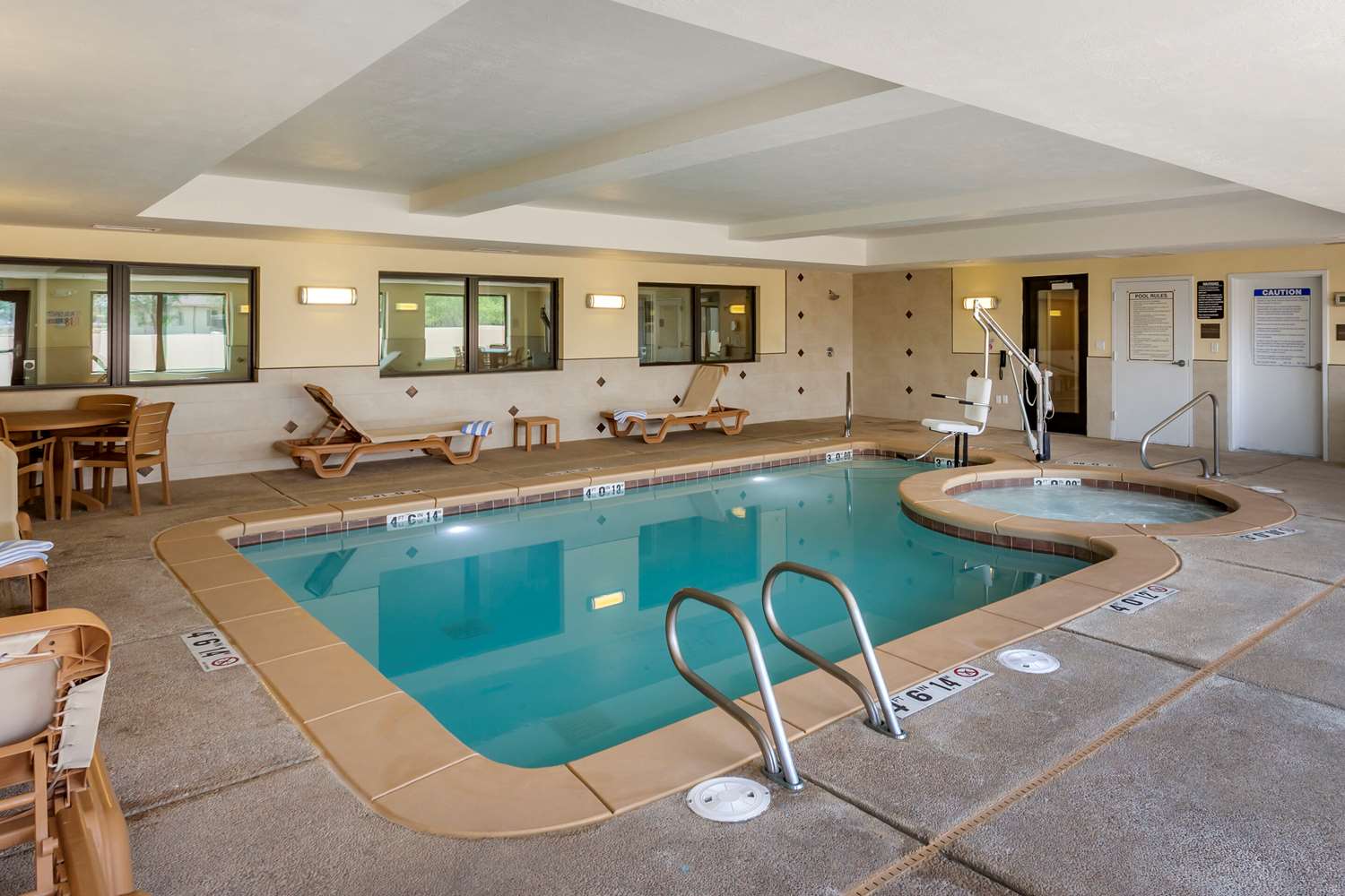 Comfort Inn & Suites Tooele-Salt Lake City 16/34