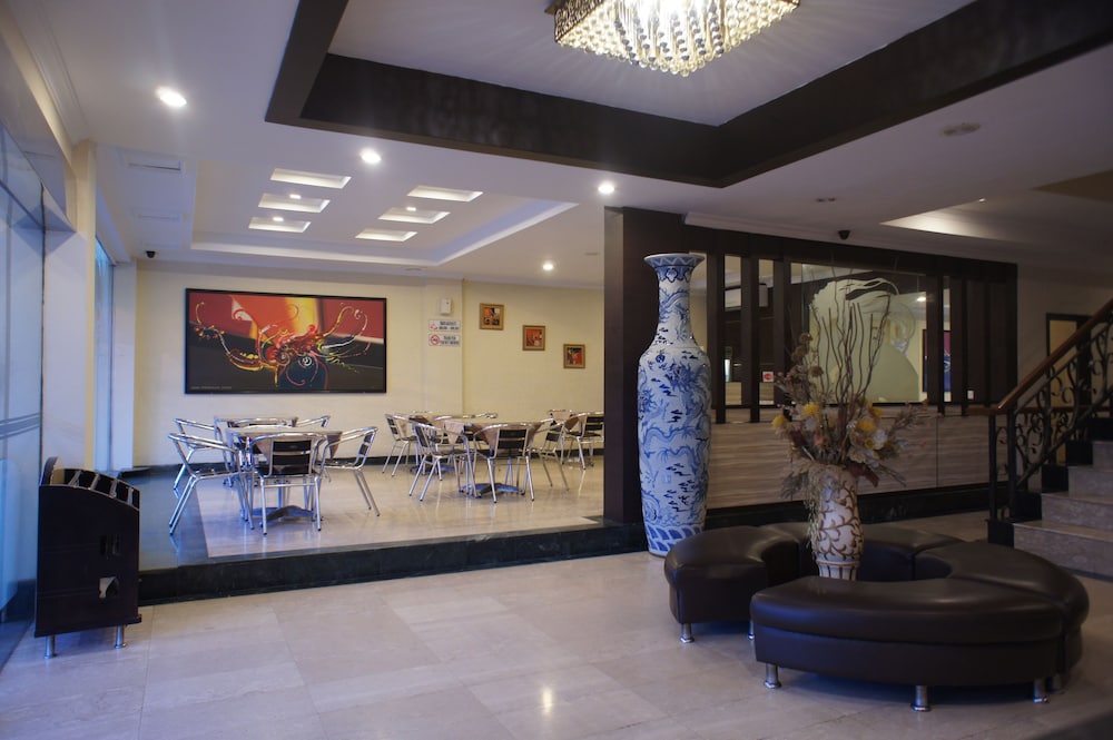 SKY VIEW HOTEL 13/44