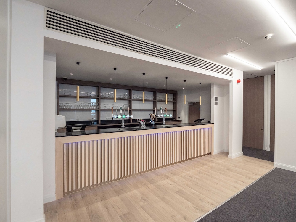 Holiday Inn Birmingham Airport 7/49