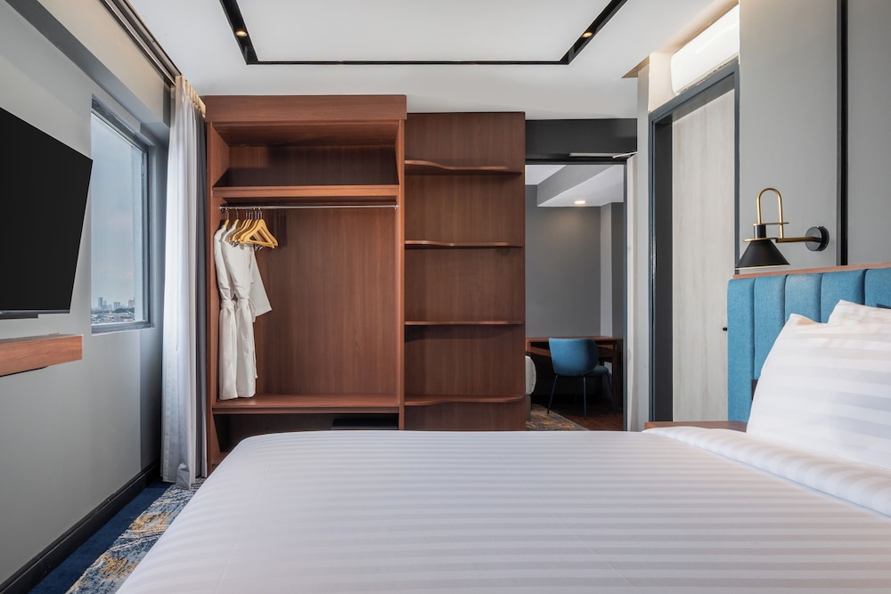 Mercure Jakarta Grogol 12/56