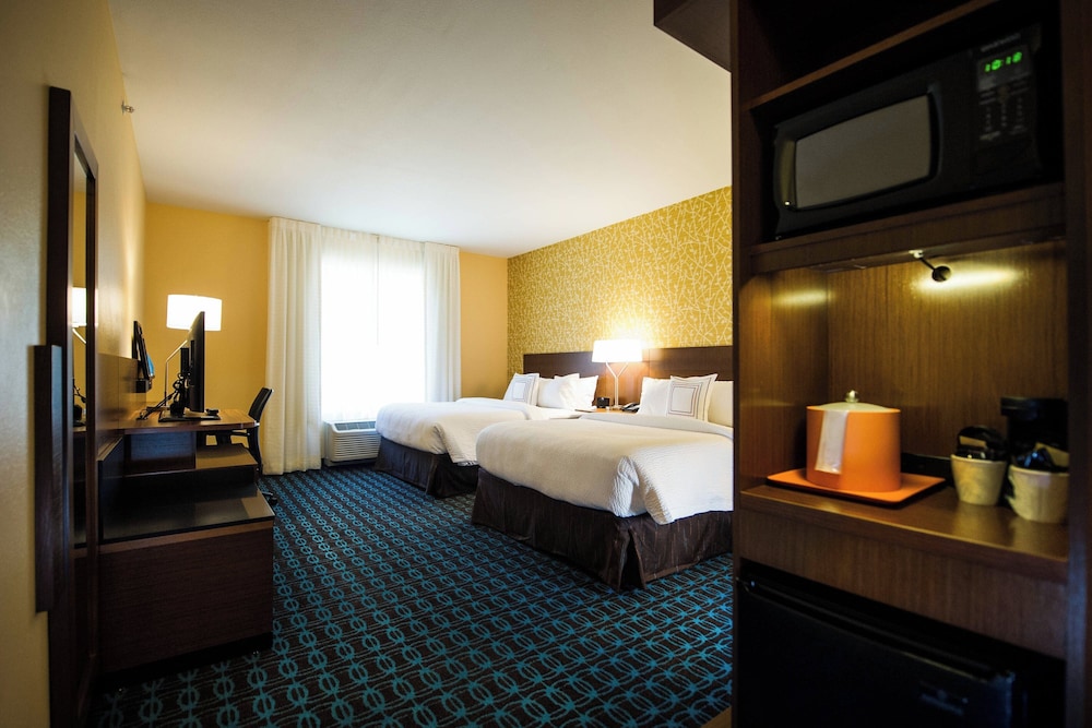 غرفة بسريرين كوين لذوي الإعاقة، Fairfield Inn Suites Cambridge 3/4