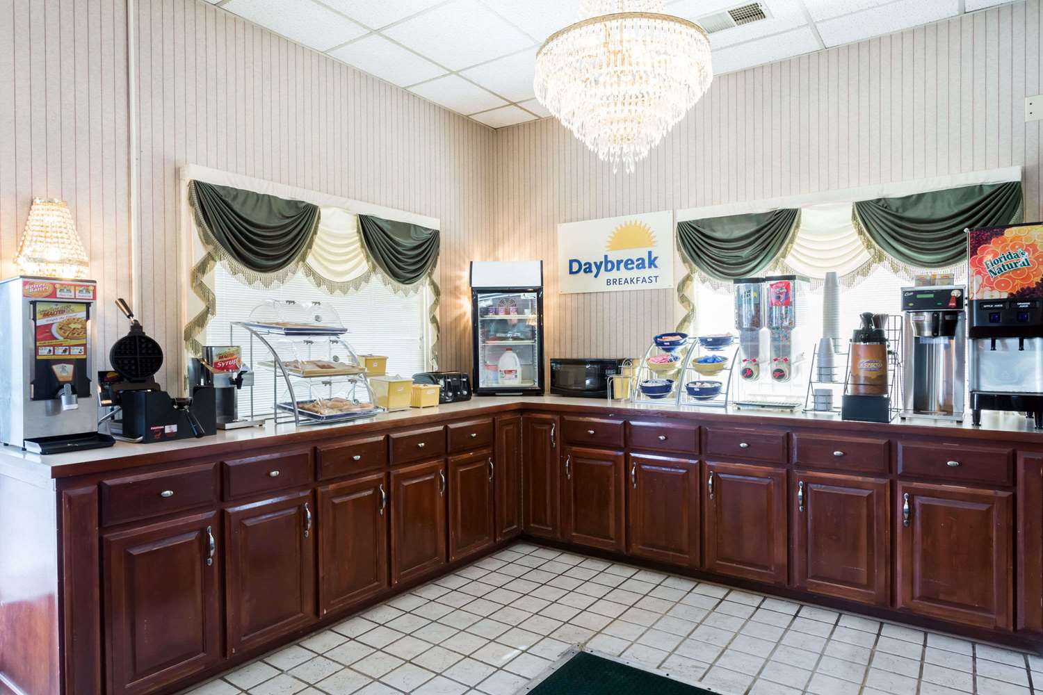 Hamilton Inn Jonesville I-77 6/24