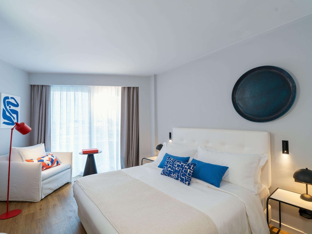 Retreat, Standard, King Bed