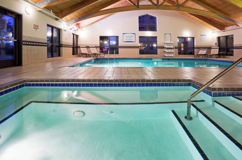 Candlewood Suites Eagan Arpt South - Mall Area, an IHG Hotel 35/68