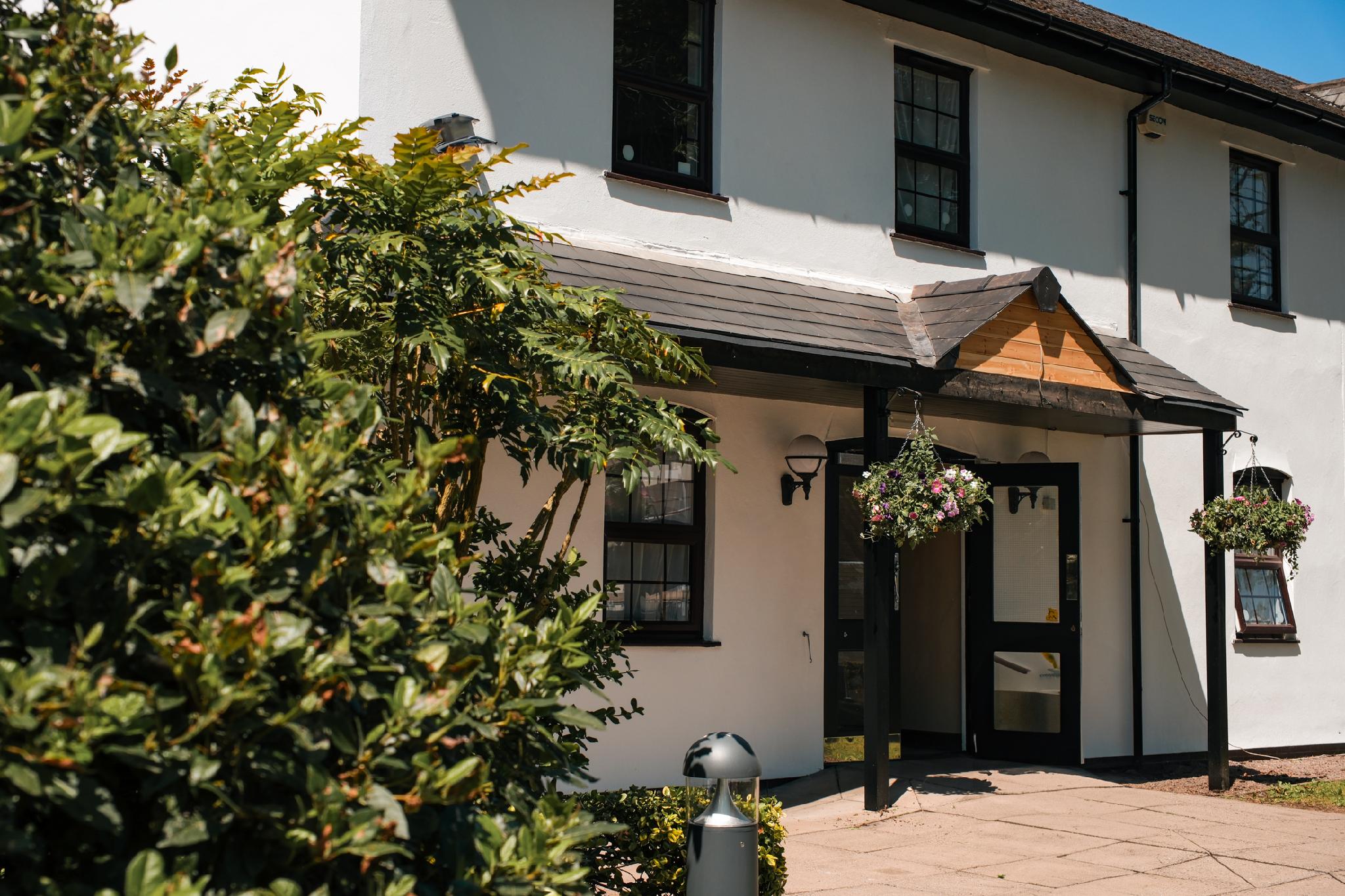 The Coach & Horses Hotel 24/27