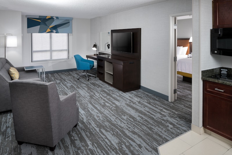 Hampton Inn Suites Memphis Beale Street 8/21