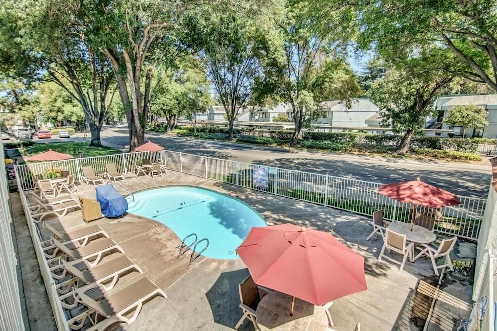 Motel6 Stockton, CA - North 43/46