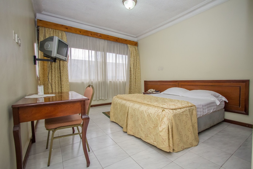 Holiday Express Hotel 50/74