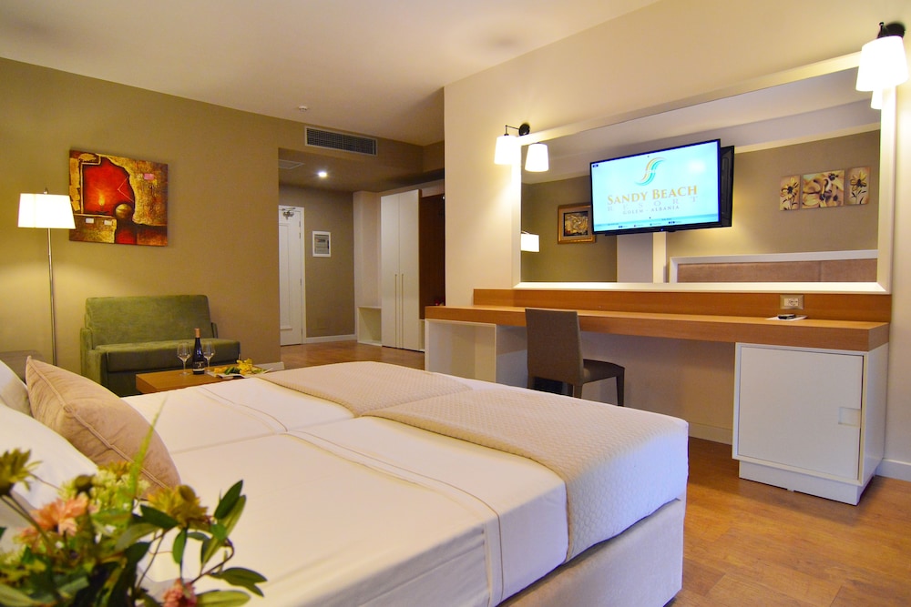 Sandy Beach Resort 22/74