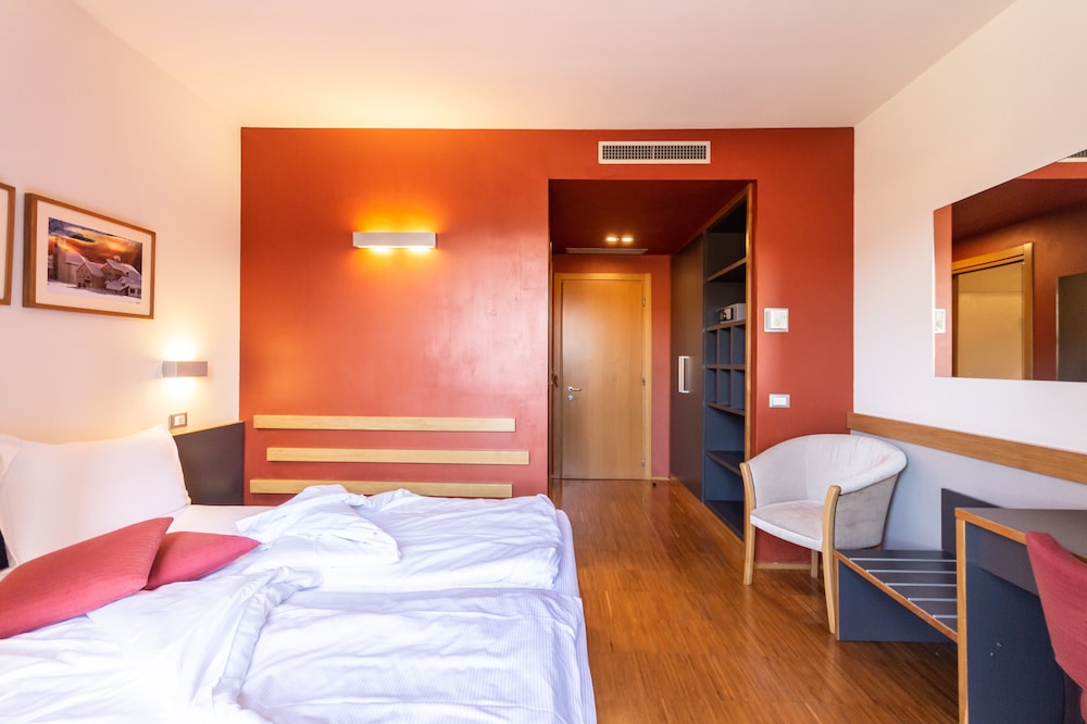 Hotel Cortese 12/60