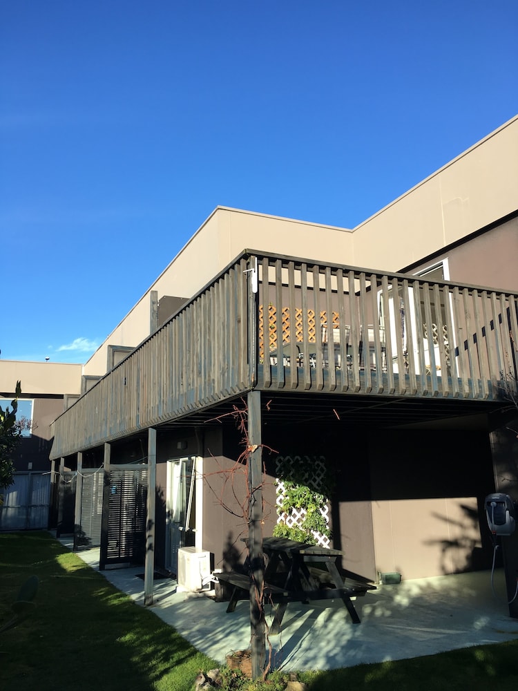 Brylin Motel 29/58