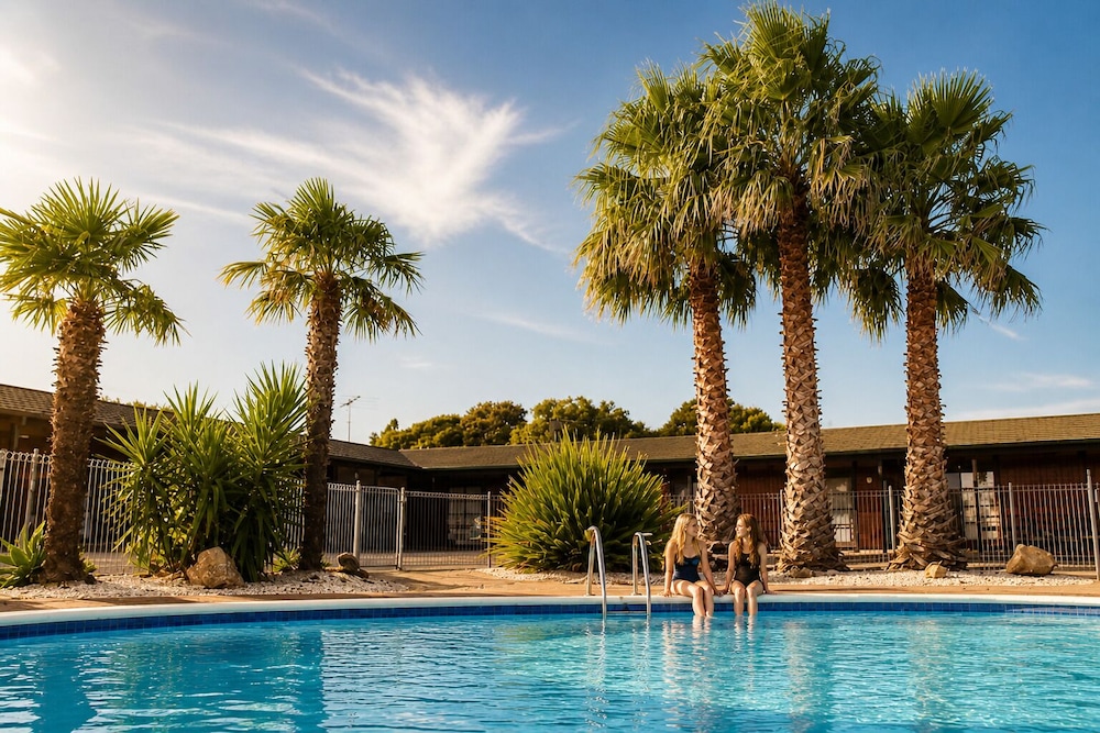 Teal Motor Lodge 5/50