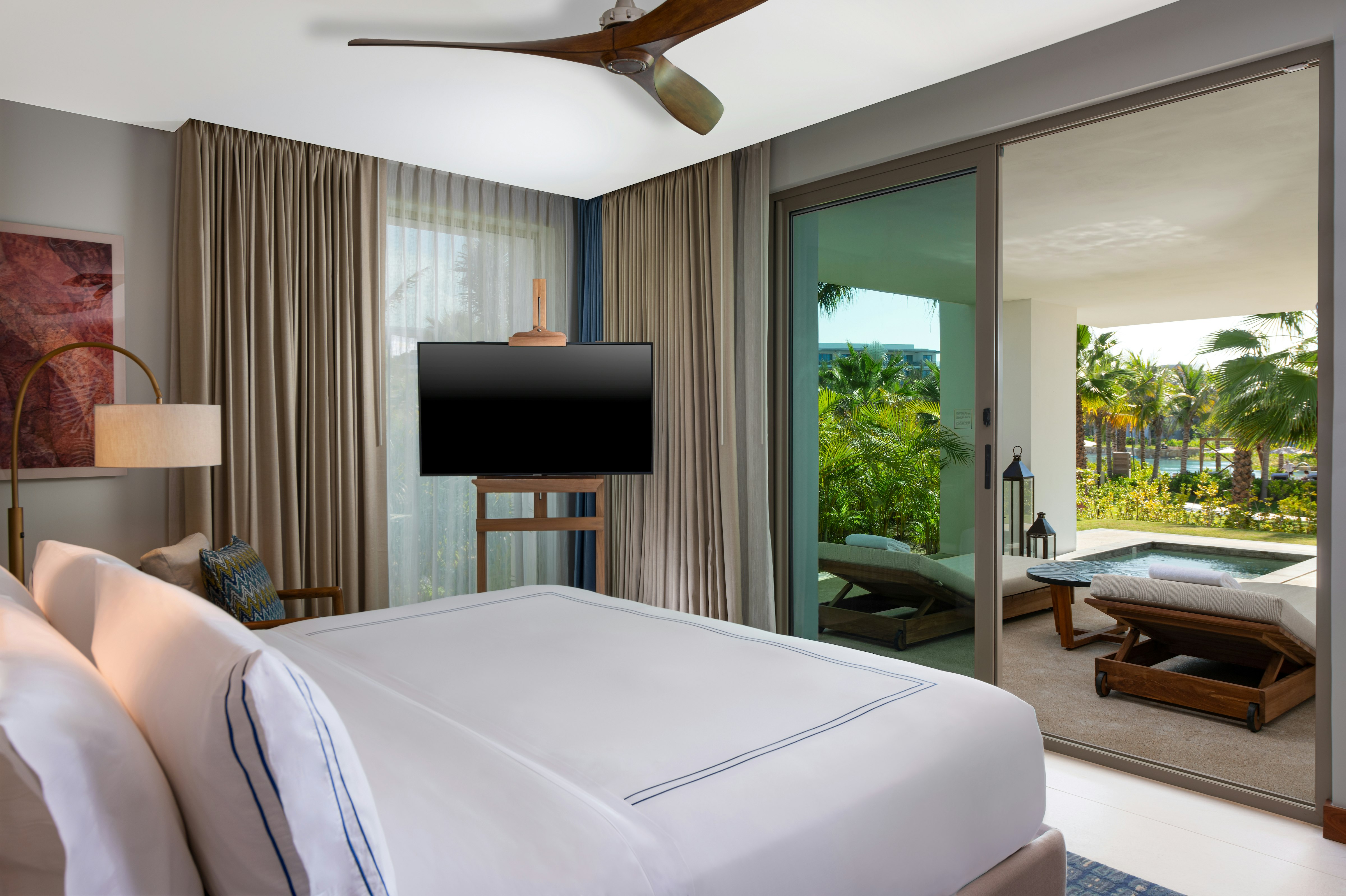 Signature, Suite, King Bed, Partial Ocean View