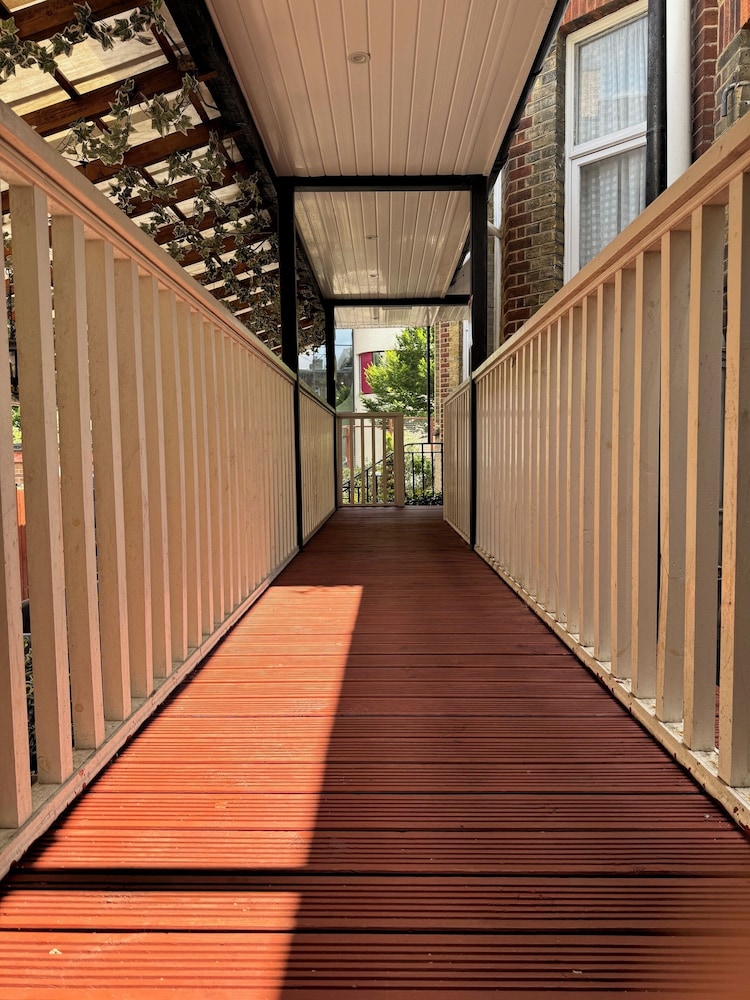 Bridge Park Hotel 46/65