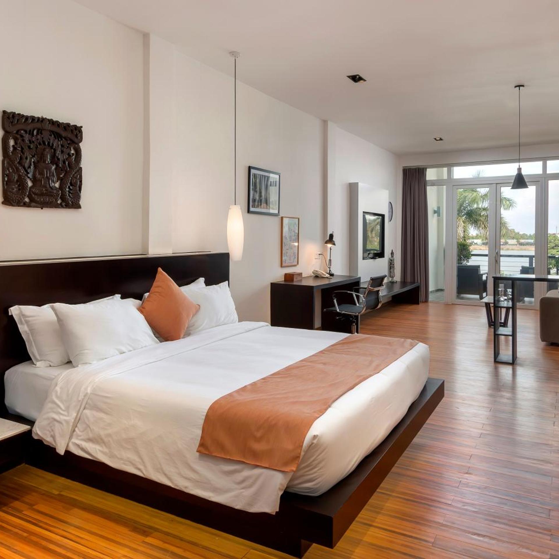 Loft, River Front