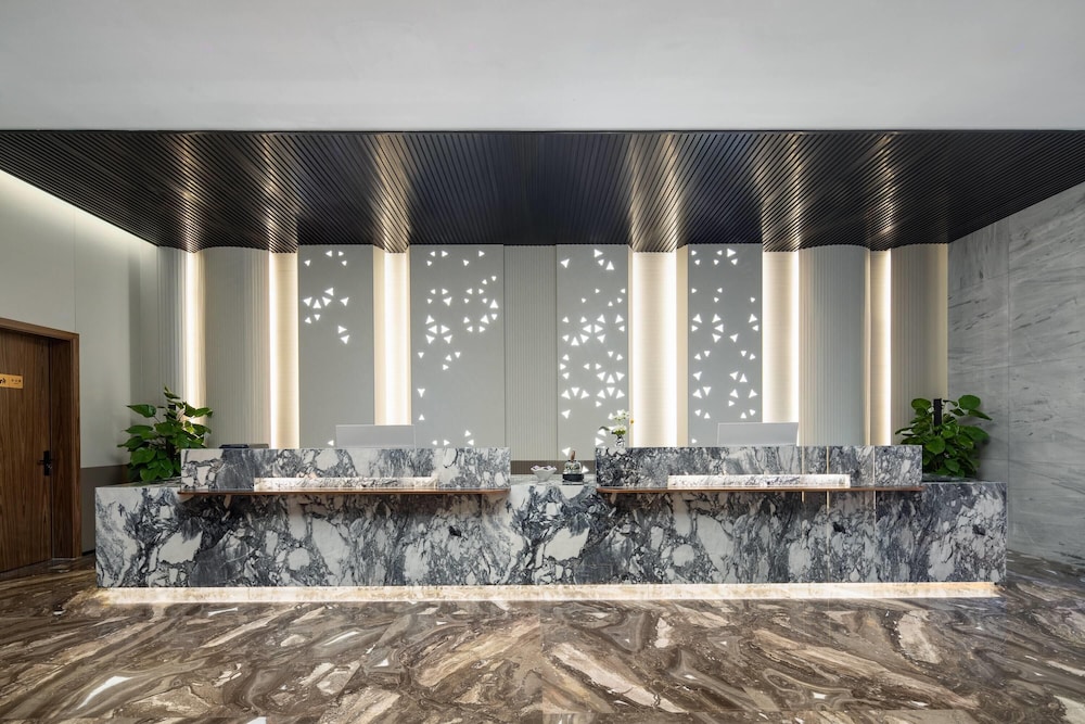 Hawthorn by Wyndham Lincang Linxiang 5/19