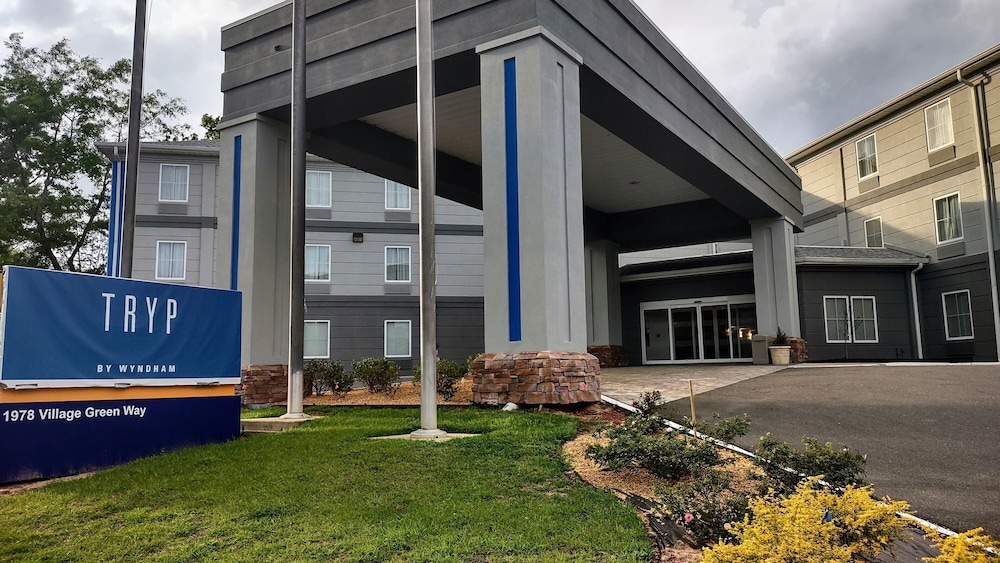 TRYP by Wyndham Tallahassee North I-10 Capital Circle 62/63