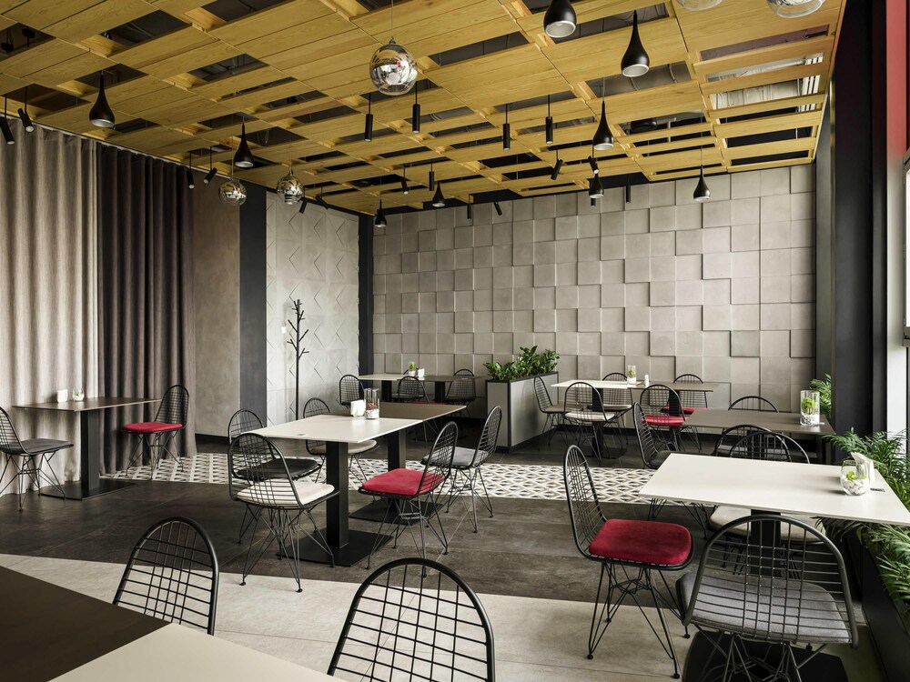 ibis Kyiv Beresteiska 25/47