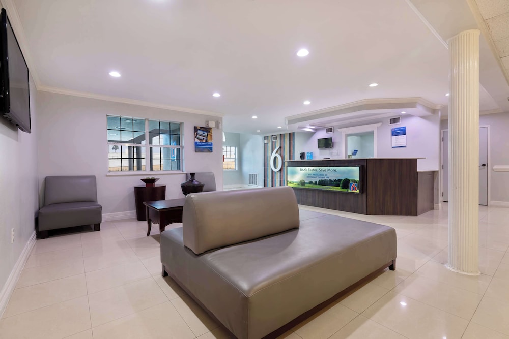Motel6 McAllen, TX - East 40/60