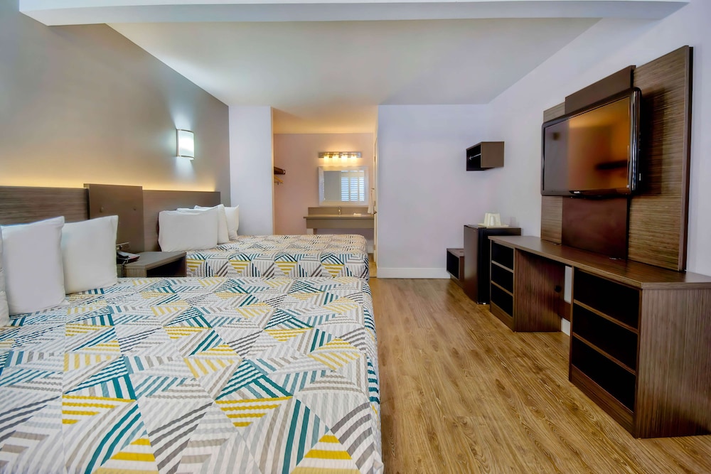 Motel6 Inglewood, CA 14/54