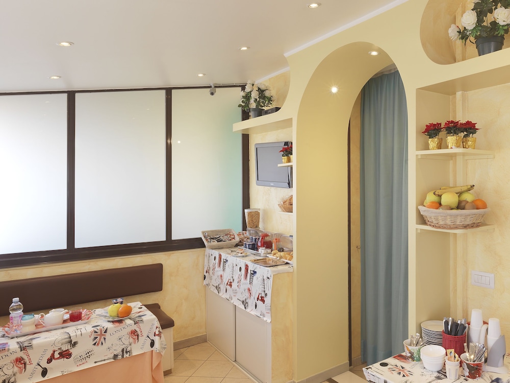 Hotel Arco Romana 3/20