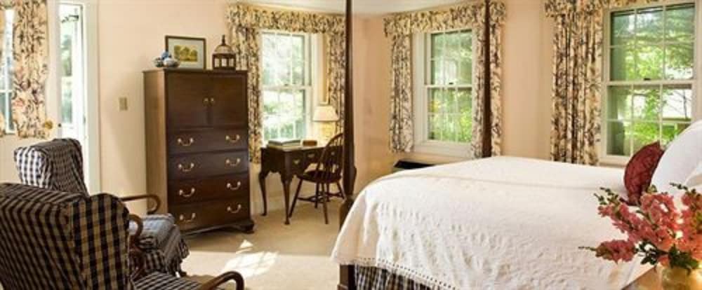 Fairville Inn 28/55