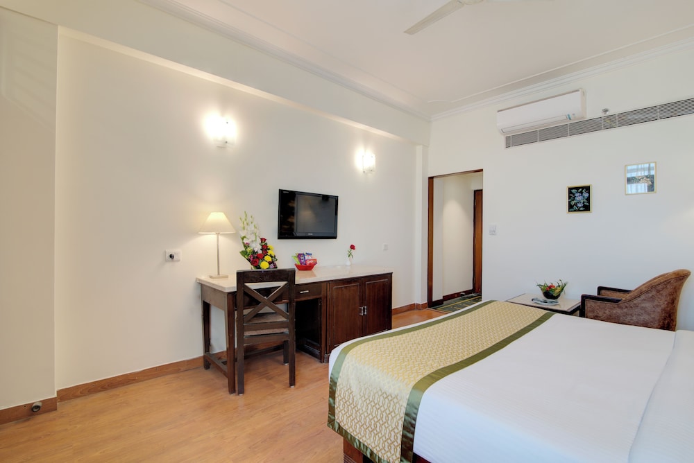 ROYAL, TWIN BEDS