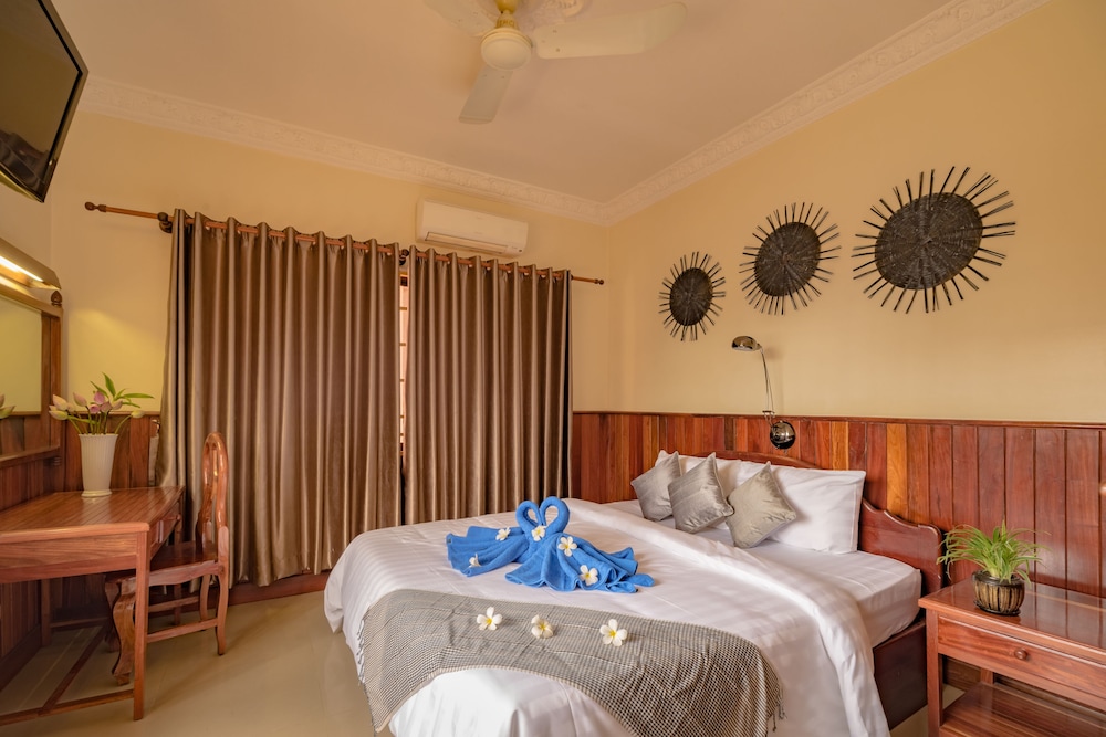 DELUXE, DOUBLE BED