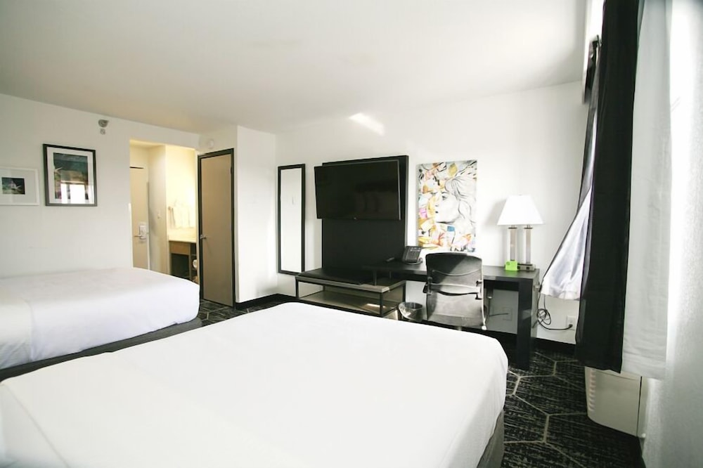 La Quinta Inn & Suites by Wyndham Des Moines West Clive 28/68