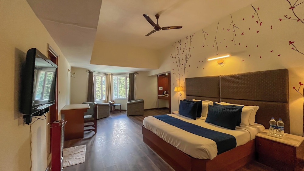 Golden Tulip Manali 12/92
