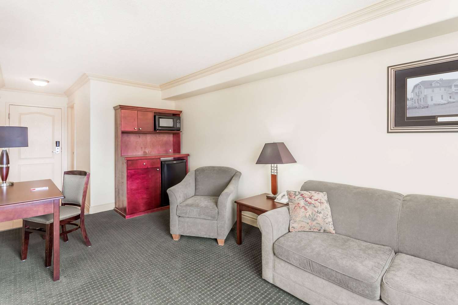 Ramada By Wyndham Hinton 18/32