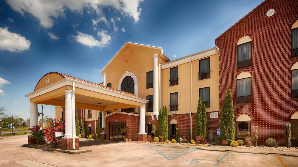 Best Western Plus Bass Hotel & Suites 1/22