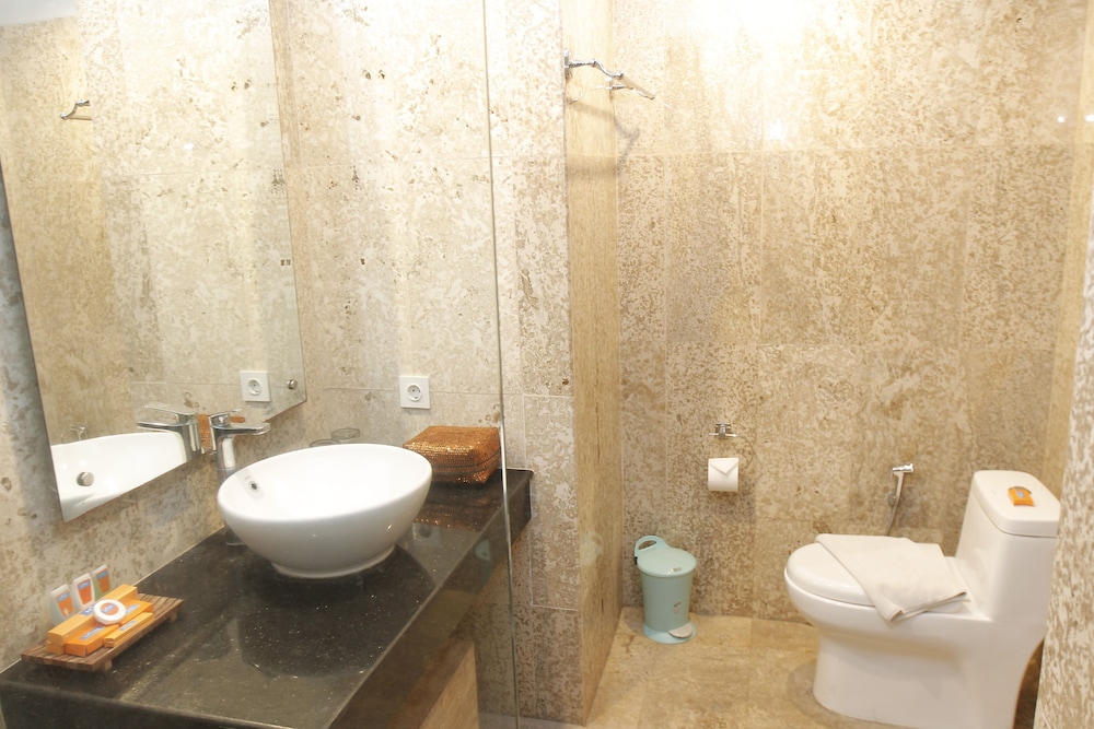 Destiny Boutique Hotel 32/34