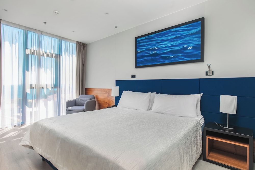 Senior, Suite, King Bed, Sea View, Sofa